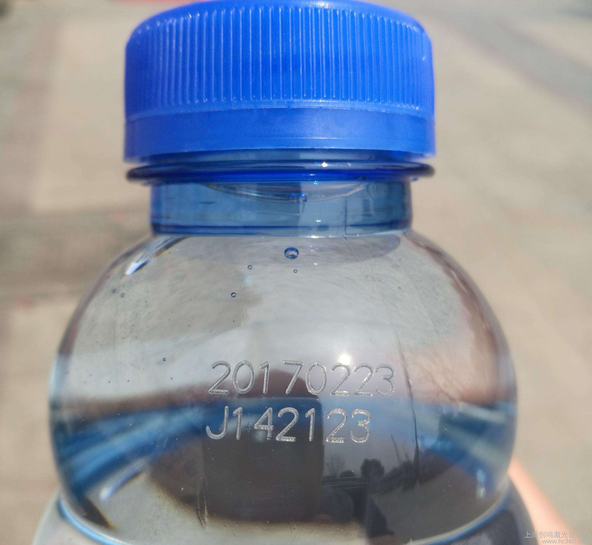 礦泉水日期碼在線飛行激光打標(biāo)機(jī)